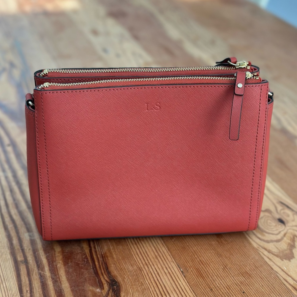 Lo & Sons Crossbody Bag in Brick Red with Gold Hardware - Picture 4 of 8